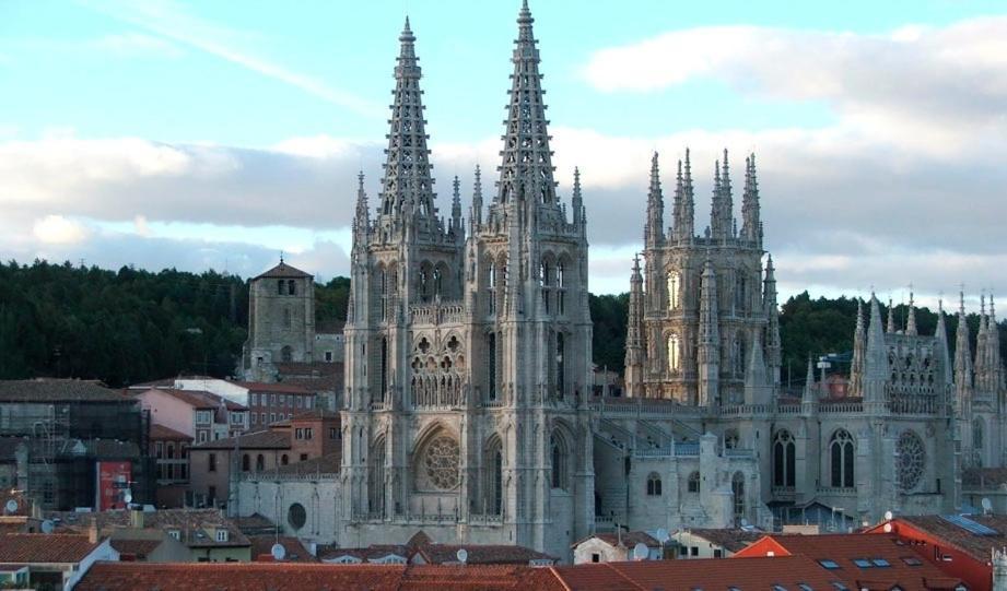 Vivienda En Perfecta Ubicacion Al Lado De La Catedral De Burgos Atuaire Apartment Exterior photo